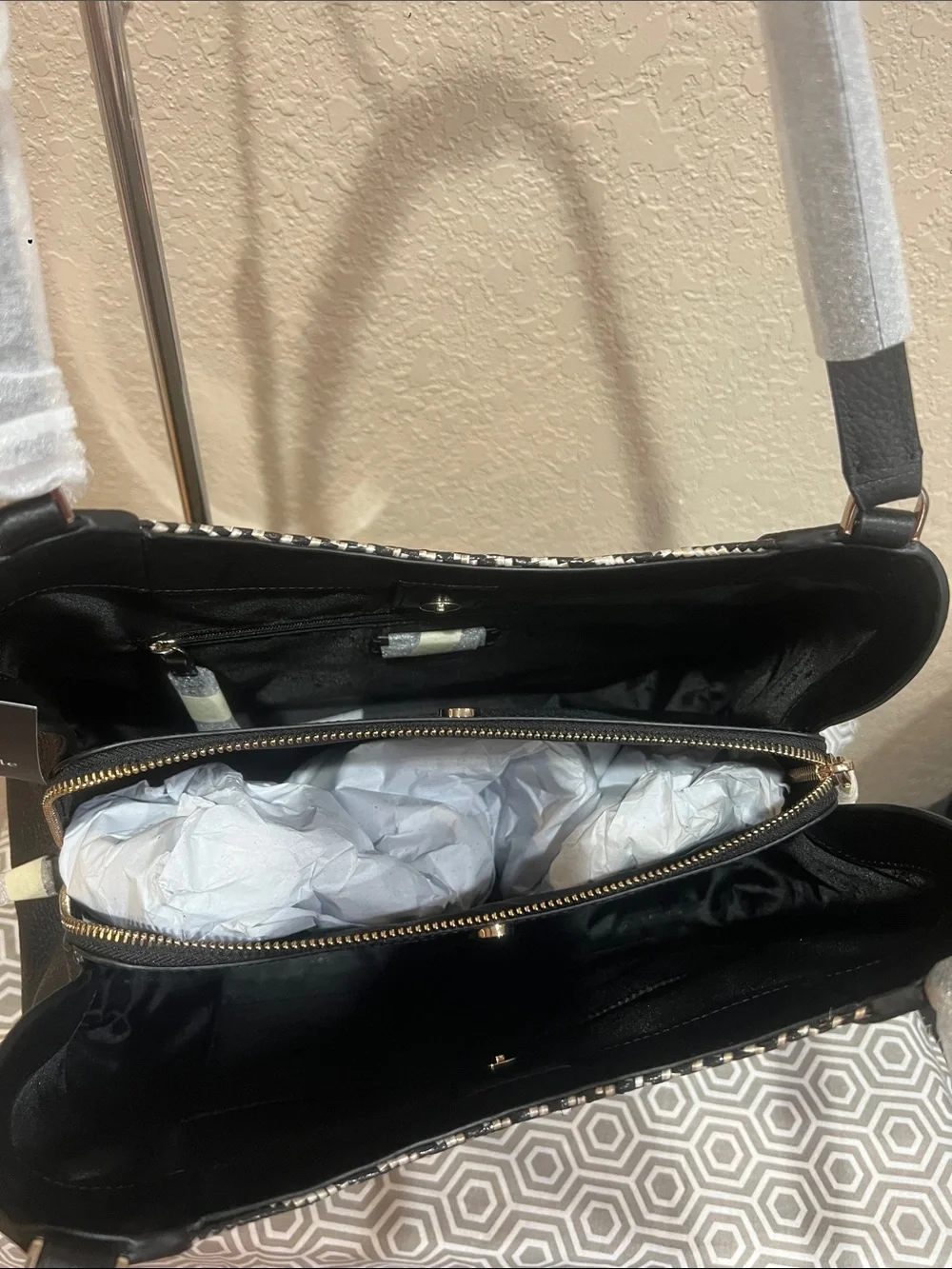 Kate Spade large triple shoulder Two tone straw LENA black multi